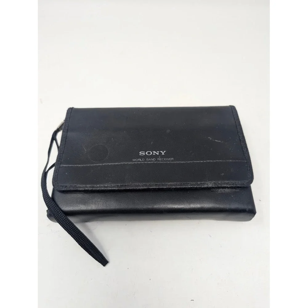 Sony Synthesized World Band Radio Receiver Vintage with case ICF-SW760G parts